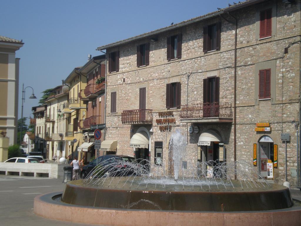 Hotel Piazza Degli Angeli Assisi Exterior foto