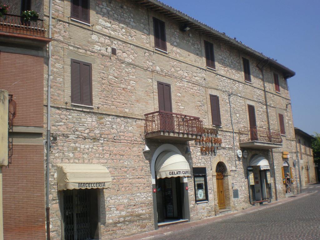 Hotel Piazza Degli Angeli Assisi Exterior foto