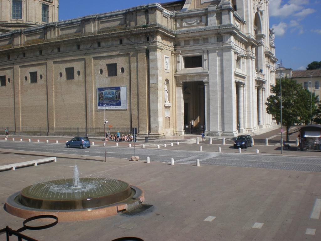 Hotel Piazza Degli Angeli Assisi Exterior foto